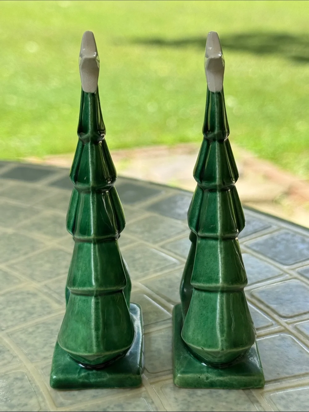 Green Ceramic Christmas Tree Napkin Rings Vintage 4.5” tall set of 2